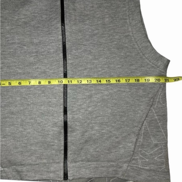 Ivy Park Hooded Embroidered Logo Sleeveless Vest - Picture 6 of 8